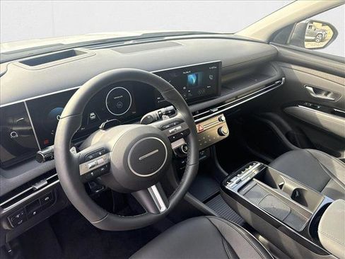 New 2025 Hyundai Tucson Limited image 3