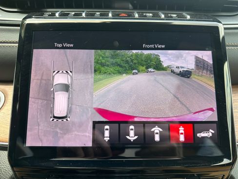 Used 2024 Jeep Grand Cherokee Summit w/ Luxury Tech Group V AWD/4WD image 33