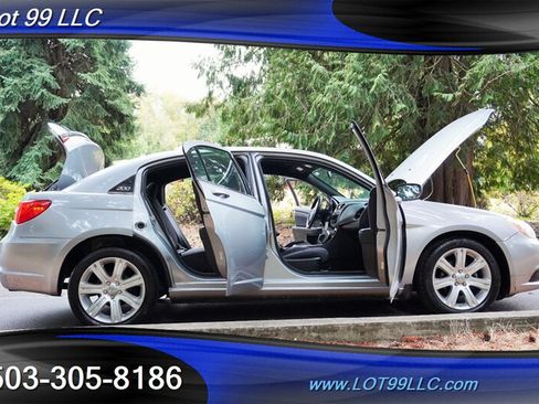 Used 2013 Chrysler 200 LX FWD image 24