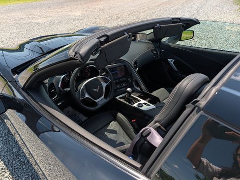 Used 2016 Chevrolet Corvette Stingray Coupe w/ 2LT Preferred Equipment Group RWD image 10