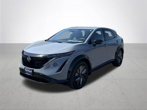Used 2025 Nissan Ariya Platinum image 2