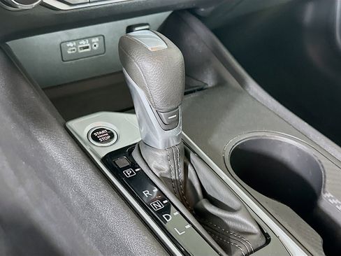 Used 2025 Nissan Altima 2.5 SV image 24