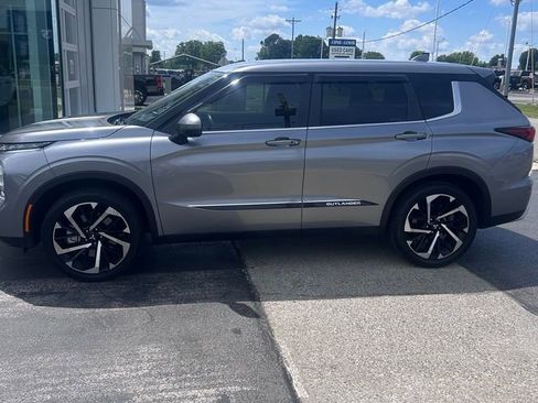 Used 2022 Mitsubishi Outlander SE AWD/4WD image 1
