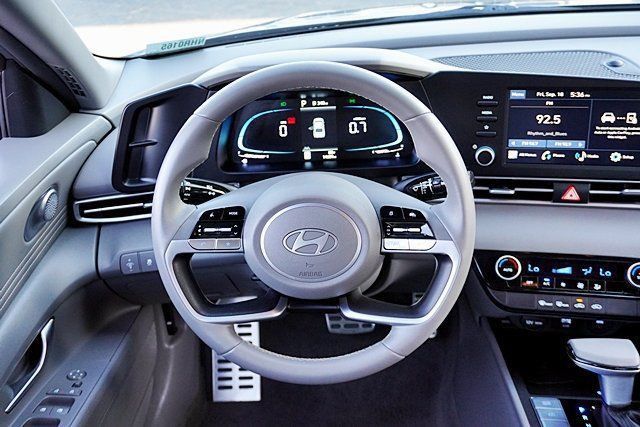 Certified 2026 Hyundai Elantra Sport FWD image 28