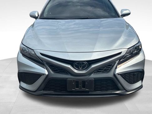 Used 2023 Toyota Camry SE FWD image 2