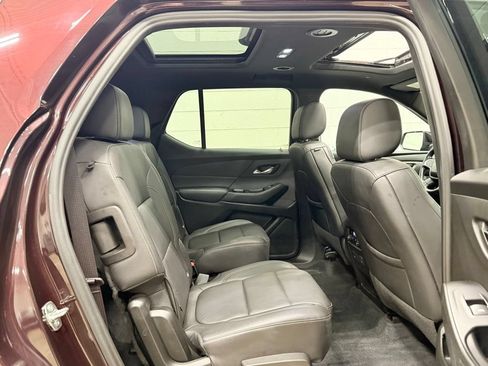 Used 2023 Chevrolet Traverse LT w/ LT Premium Package AWD/4WD image 39