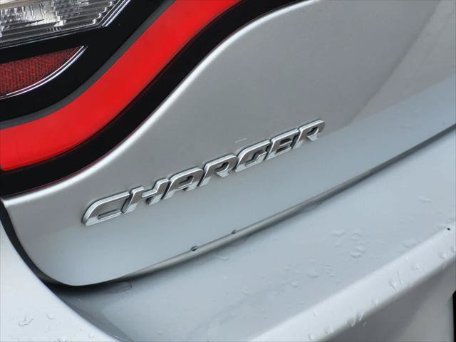 Certified 2022 Dodge Charger SXT RWD image 11