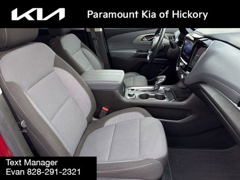 Used 2021 Chevrolet Traverse LT image 33