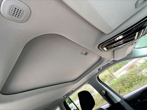 Used 2024 Jeep Grand Cherokee Laredo X image 24