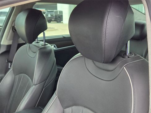 Used 2018 Genesis G80 5.0 Ultimate RWD image 12