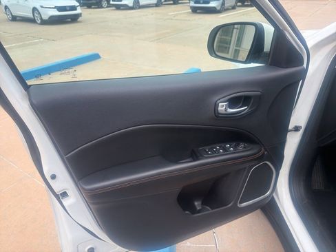 Used 2021 Jeep Compass Limited AWD/4WD image 14