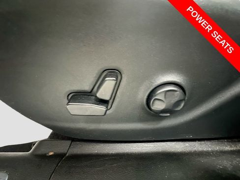 Used 2019 Jeep Cherokee Limited FWD image 33