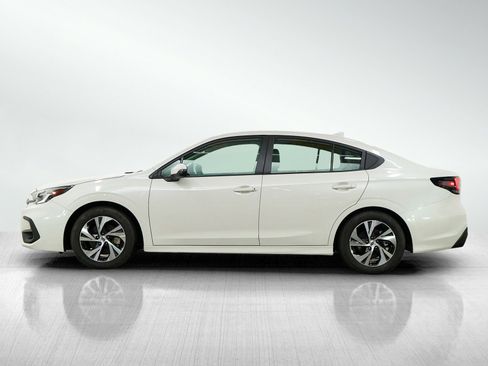 Used 2025 Subaru Legacy Premium AWD/4WD image 2