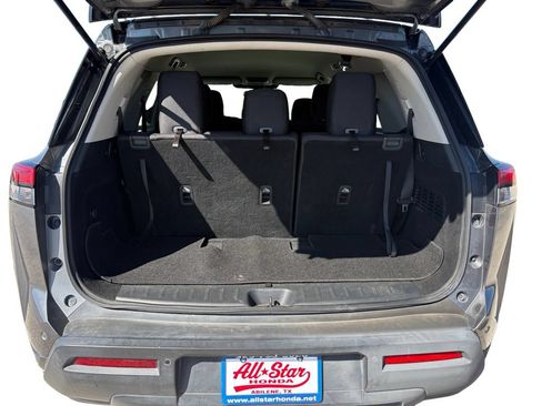 Used 2022 Nissan Pathfinder SV FWD image 12