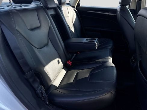 Used 2019 Ford Fusion Titanium image 22