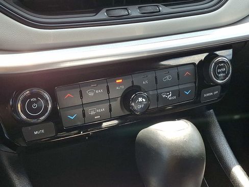 Used 2025 Jeep Compass Limited AWD/4WD image 15