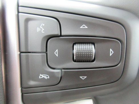 New 2025 GMC Sierra 1500 SLT image 21