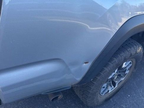 Used 2020 Toyota Tacoma TRD Off-Road image 19