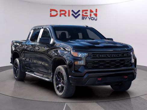 Used 2023 Chevrolet Silverado 1500 Custom Trail Boss w/ LPO, Dark Essentials Package image 7