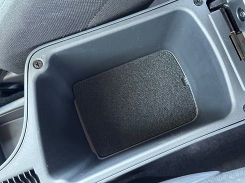 Certified 2025 Nissan Kicks Play S image 19