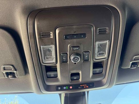 Used 2022 Chevrolet Tahoe LT w/ LT Signature Plus Package AWD/4WD image 29