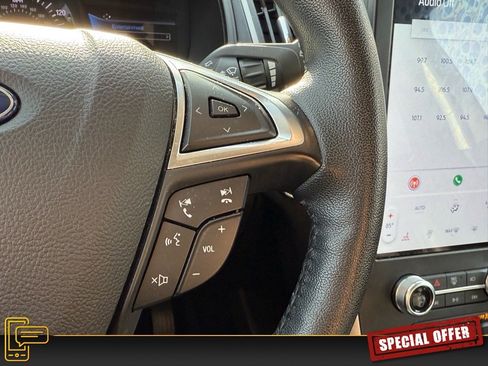 Used 2024 Ford Edge SEL image 16