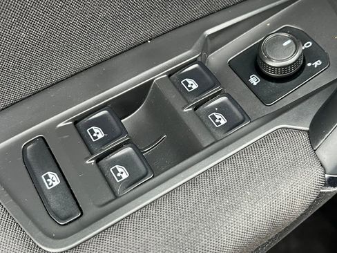 Used 2020 Volkswagen Tiguan S FWD image 14