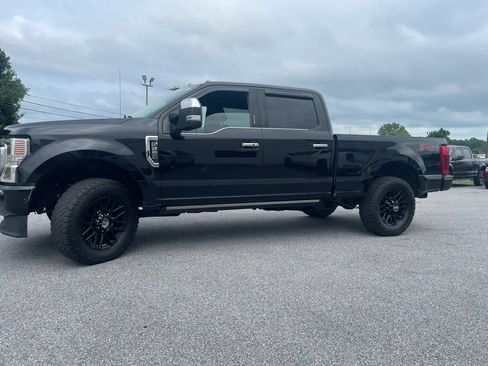 Used 2020 Ford F250 Platinum w/ FX4 Off-Road Package AWD/4WD image 4