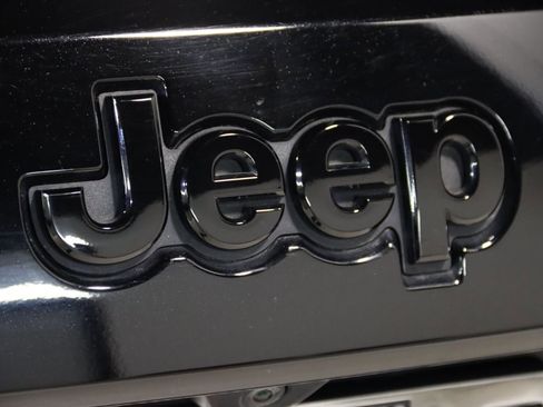 Used 2019 Jeep Grand Cherokee Altitude AWD/4WD image 69