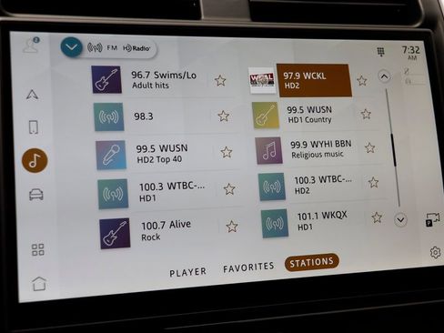 New 2025 Land Rover Discovery S image 10