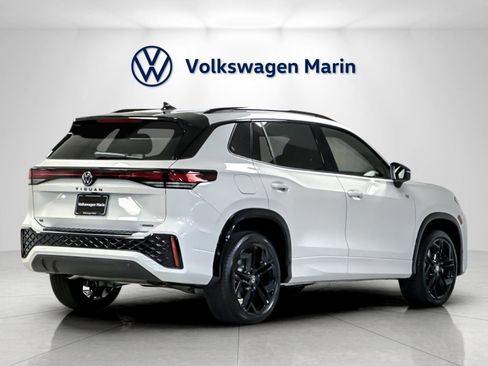 New 2026 Volkswagen Tiguan SE R-Line image 5