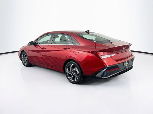 Used 2025 Hyundai Elantra SEL FWD image 5
