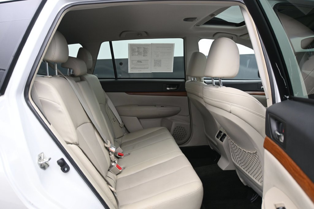 Used 2013 Subaru Outback 2.5i Limited AWD/4WD image 14