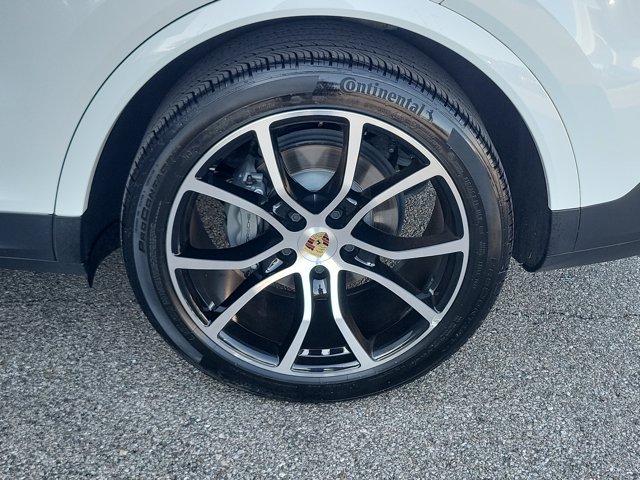 Certified 2023 Porsche Cayenne S AWD/4WD image 14