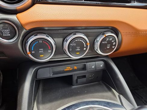 Used 2018 FIAT 124 Spider Lusso w/ Convenience Group RWD image 25