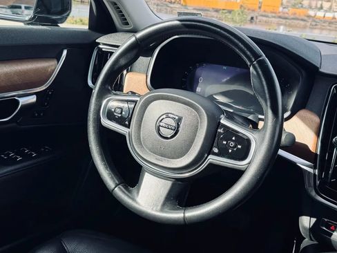Used 2022 Volvo S90 B6 Momentum image 11