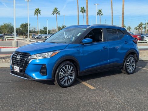 Certified 2024 Nissan Kicks SV image 2