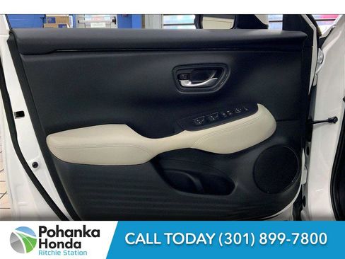 Used 2025 Honda HR-V LX image 25