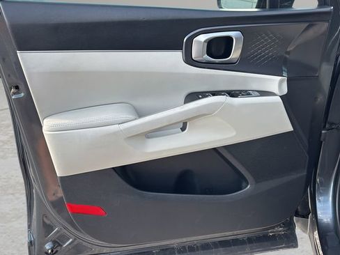 Used 2024 Kia Sorento EX w/ Panoramic Sunroof Package FWD image 16