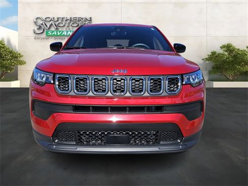 Used 2025 Jeep Compass Sport image 8