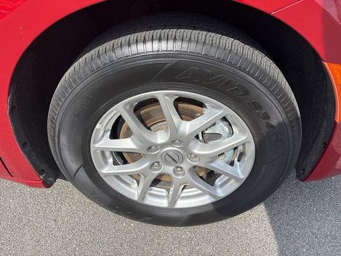 Used 2025 Chrysler Pacifica Select FWD image 12