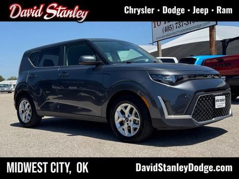 Used 2024 Kia Soul LX w/ Option Group 015 FWD image 1