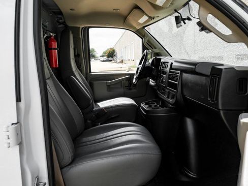 Used 2022 GMC Savana 2500 w/ Driver Convenience Package RWD image 31