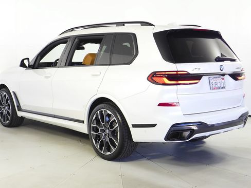 Used 2024 BMW X7 xDrive40i w/ M Sport Package AWD/4WD image 9