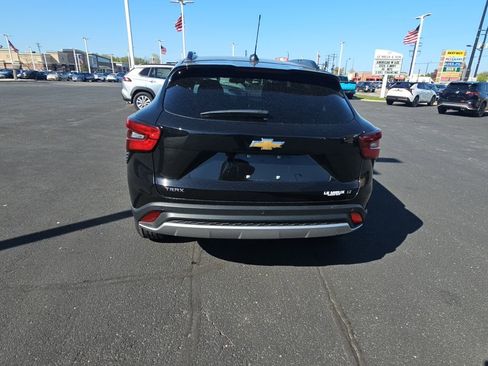 Used 2024 Chevrolet Trax LT w/ Driver Confidence Package FWD image 4