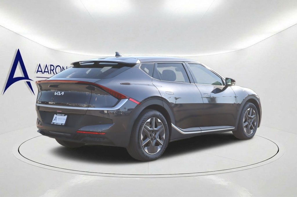 Used 2025 Kia EV6 Light RWD image 4
