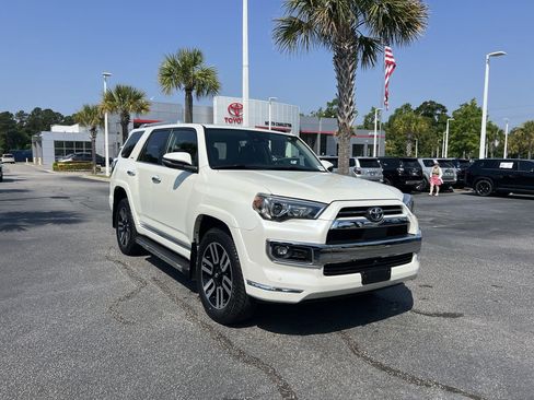 Used 2022 Toyota 4Runner Limited AWD/4WD image 2