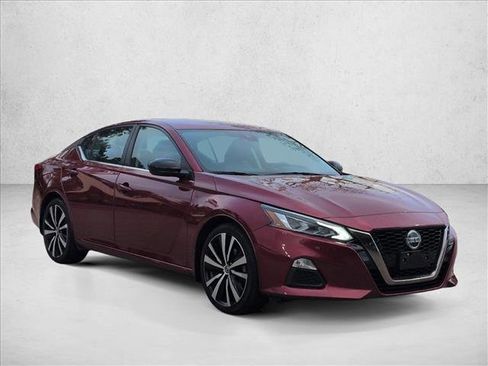 Used 2020 Nissan Altima 2.5 SR FWD image 11