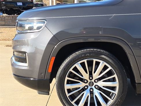Used 2022 Jeep Grand Wagoneer Series III image 5