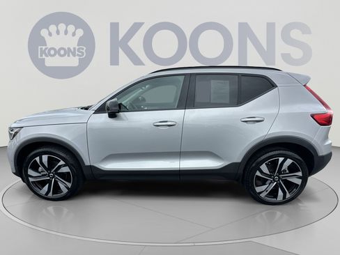 Used 2023 Volvo XC40 B5 Plus w/ Protection Package Premier AWD/4WD image 13